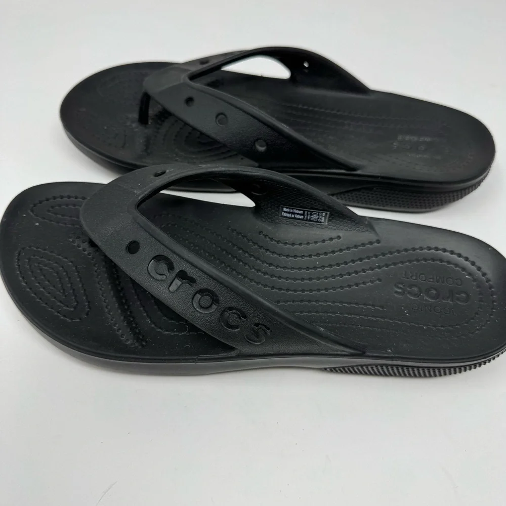 CROCS Black Sporty Sandals Mens‎ 8 or Womens 10